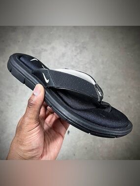 size 6 WMNS NIKE COMFORT THONG BLACK WHITE FOOTBEDS FOOT FOOTBED COMFY CUSHION